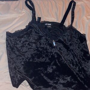 Hot Topic Black Velvet Lace-Trim Camisole with Pendant